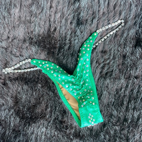 Toxic Angelz Competition Suit - Picture 4 of 7